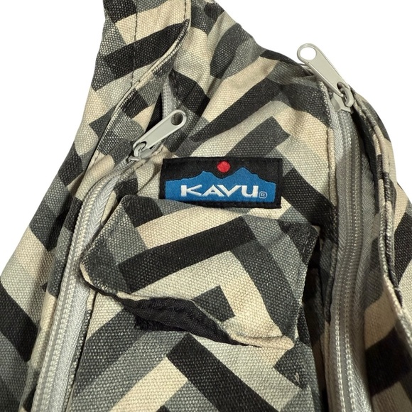 Kavu Black and Gray Chevron Backpack - Picture 3 of 9